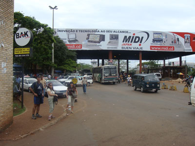 Entrada al puente de la Amistad