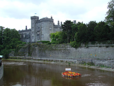 Río Nore y castillo